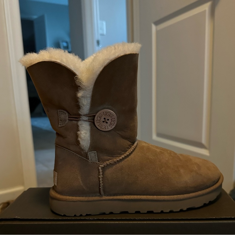 UGG Bailey Button boots